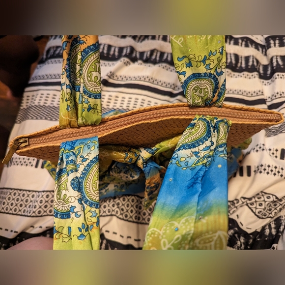 Pretty purse - Picture 2 of 11